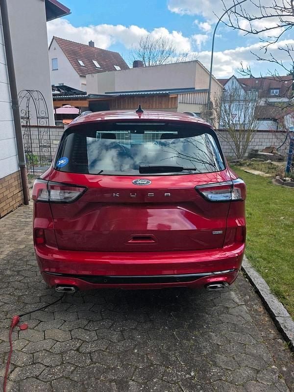 Second-hand Ford Kuga ST-Line 152 CP (111 kW) 2021 Roșu SUV