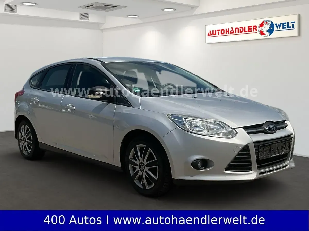 Gebraucht Ford Focus 125 PS (91 kW) 2012 Polarsilbermet. Limousine