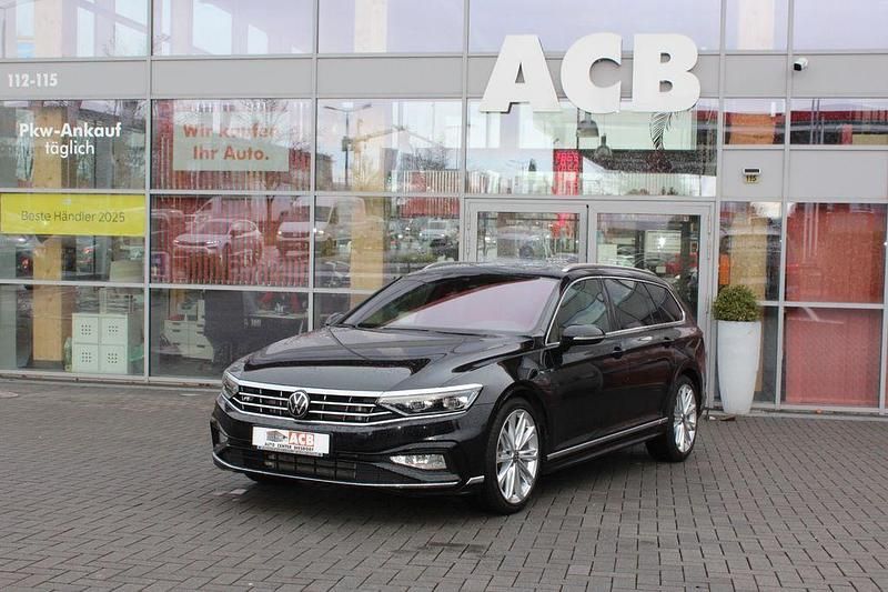 Gebraucht VW Passat R-line 200 PS (147 kW) 2022 Deep black perleff. (metallic) Kombi