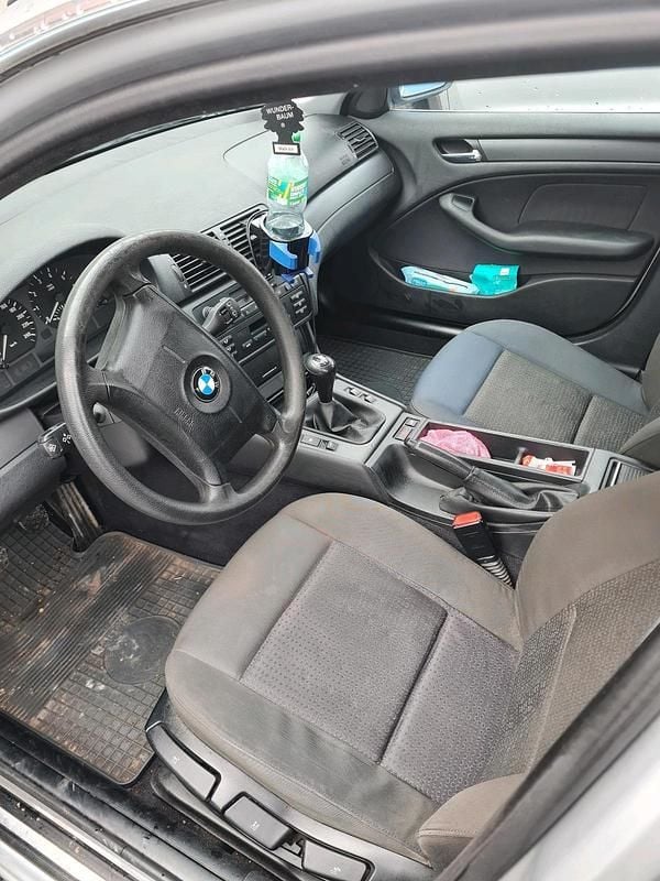 Gebraucht BMW 320 170 PS (125 kW) 2001 Silber Kombi