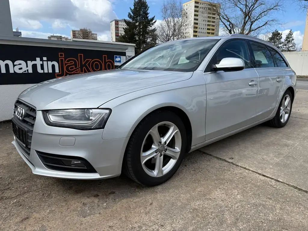Używany Audi A4 Ambition 170 KM (125 kW) 2012 Srebrny Kombi