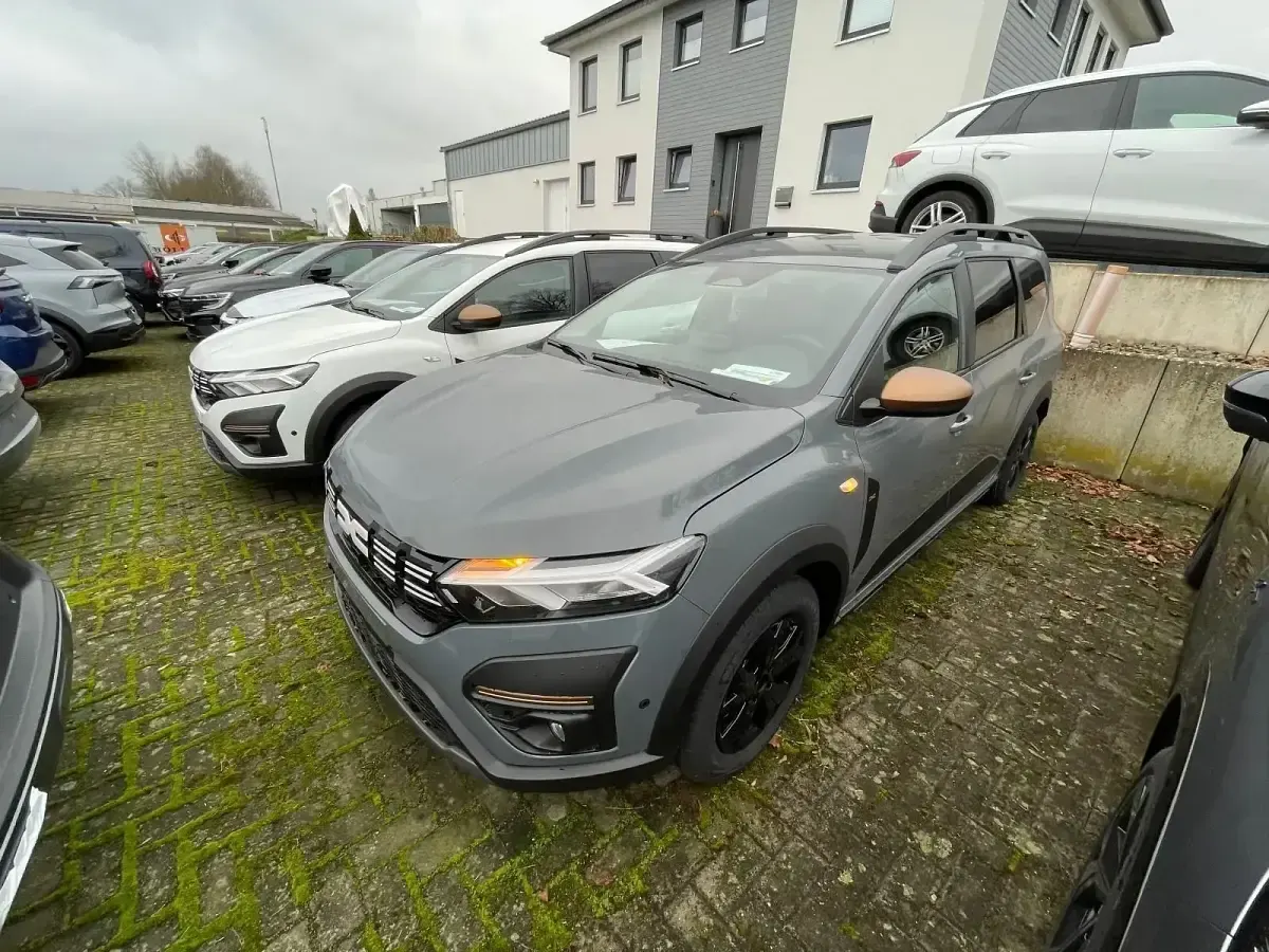 Gebraucht Dacia Jogger Extreme 69 PS (50 kW) 2025 Grau Van / Kleinbus
