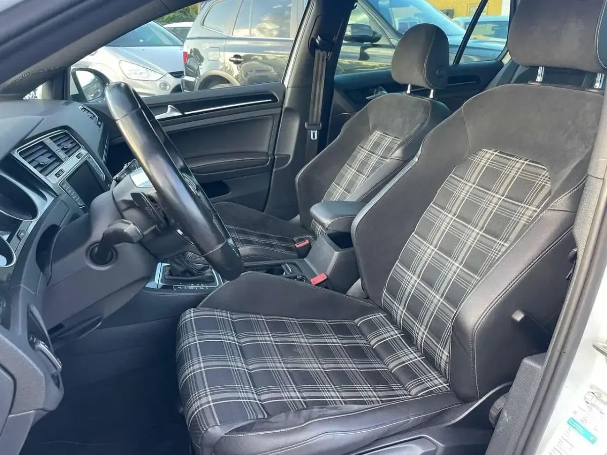 Gebraucht VW Golf VII GTD 184 PS (135 kW) 2013 Oryxweiß perlmutteffekt Kleinwagen