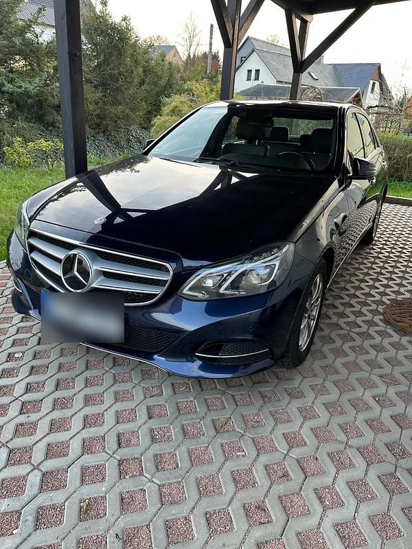 Usata Mercedes E350 252 CV (185 kW) 2015 Blu Berlina