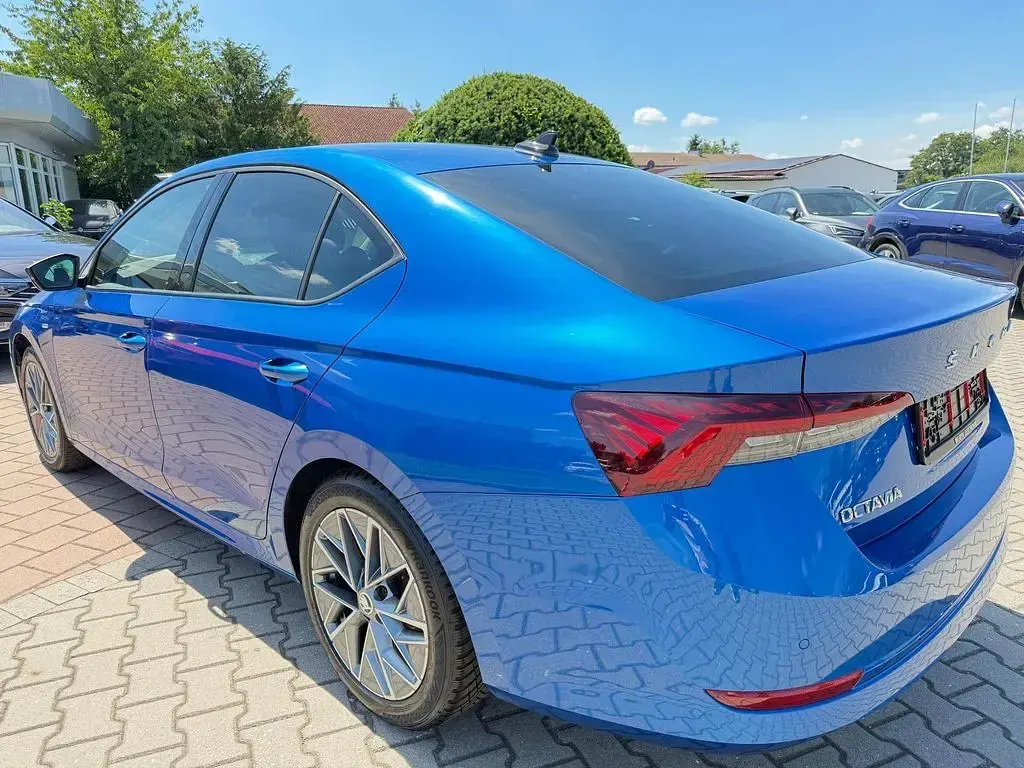 Gebraucht Skoda Octavia Sport 150 PS (110 kW) 2023 Blau Limousine