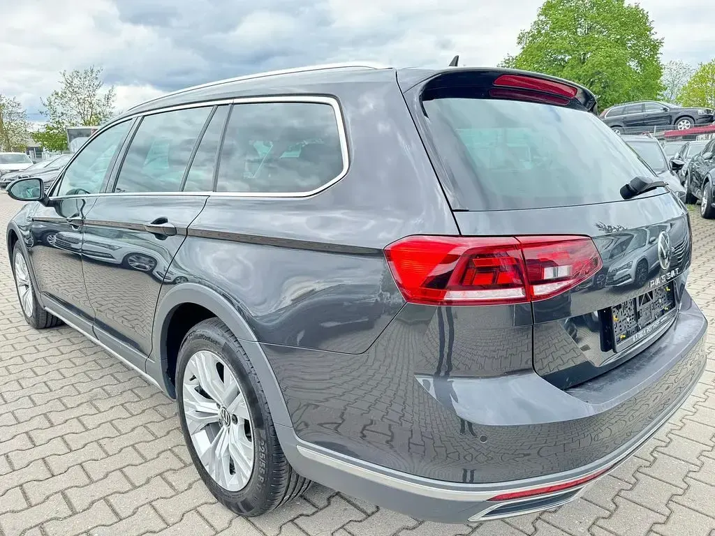 Używany VW Passat Alltrack 200 KM (147 kW) 2022 Szary Kombi