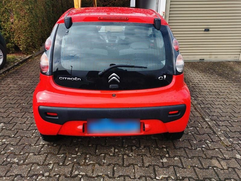 Gebraucht Citroën C1 Attraction 68 PS (50 kW) 2013 Rot Kleinwagen