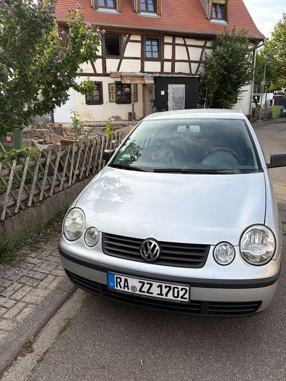 Silber Gebraucht 2002 VW Polo Basis Limousine | 600 € (Superpreis) - Bild 1/4