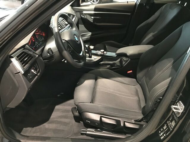 Gebraucht BMW 320 Sport Line 190 PS (139 kW) 2017 Schwarz Kombi