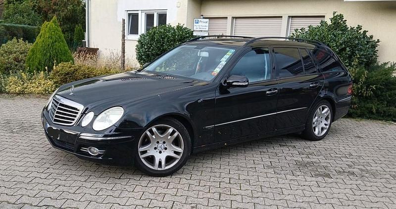 Schwarz Gebraucht 2007 Mercedes E280 Avantgarde Limousine | 8.799 € (Etwas zu teuer) - Bild 1/4