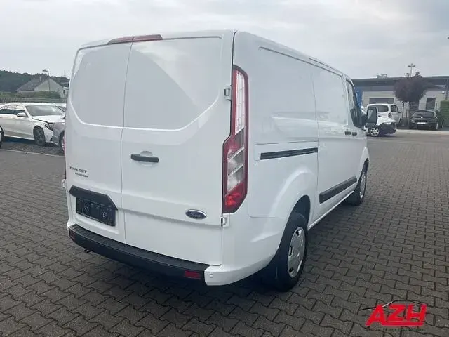 Używany Ford Transit Custom Trend 107 KM (78 kW) 2021 Biały Minivan