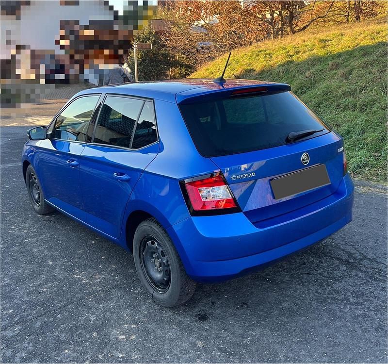 Gebraucht Skoda Fabia Ambition 95 PS (69 kW) 2017 Blau Limousine