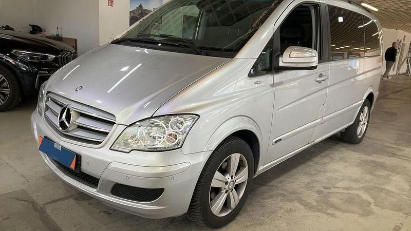 Silber Gebraucht 2014 Mercedes Viano Van / Kleinbus | 23.800 € (Guter Preis) - Bild 1/2