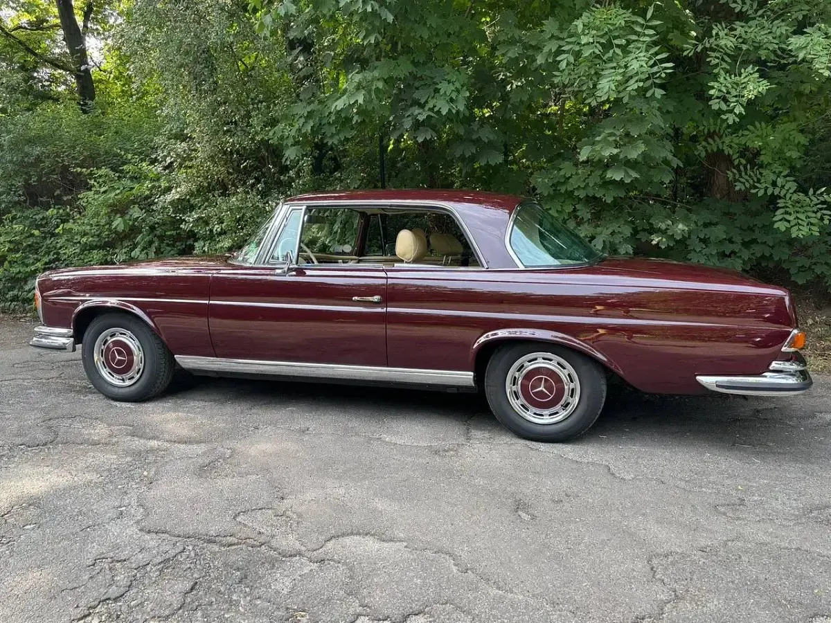 Gebraucht Mercedes 280 SE 200 PS (147 kW) 1970 Rot Coupé