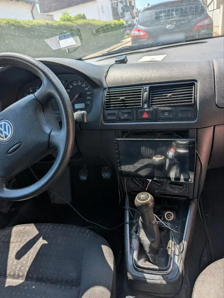 Gebraucht VW Golf IV 75 PS (55 kW) 2001 Kleinwagen