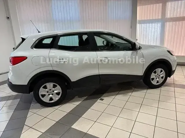 Gebraucht Renault Kadjar Life 140 PS (102 kW) 2018 Weiß SUV