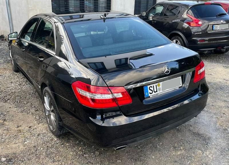 Gebraucht Mercedes 200 184 PS (135 kW) 2010 Schwarz Limousine