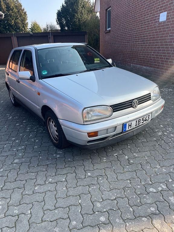 Gebraucht VW Golf III 90 PS (66 kW) 1996 Silber Limousine