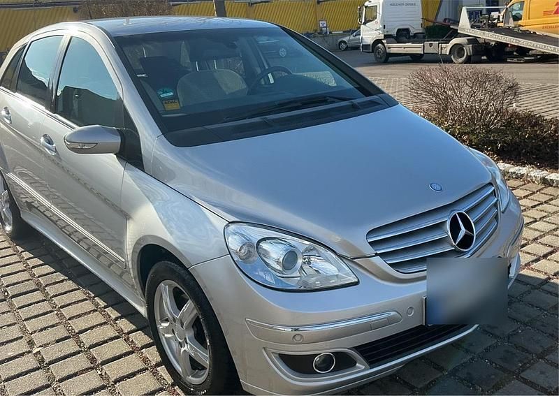 Gebraucht Mercedes B200 140 PS (102 kW) 2007 Silber Van / Kleinbus