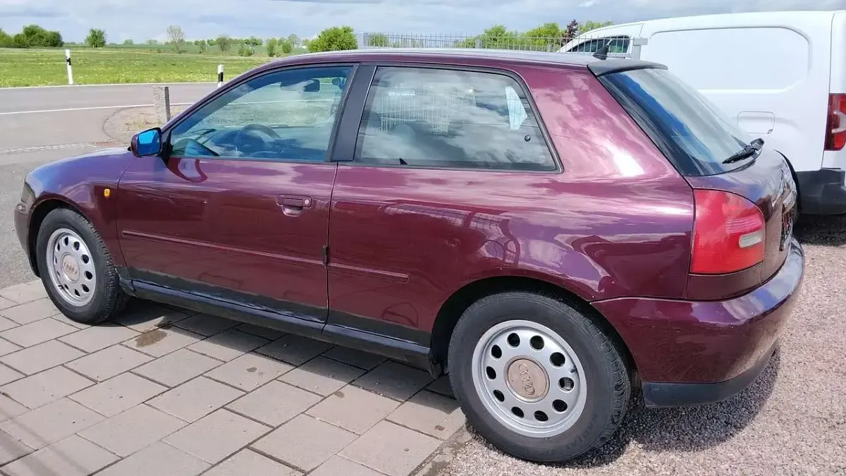 Gebraucht Audi A3 Attraction 125 PS (91 kW) 1997 Violett Kleinwagen