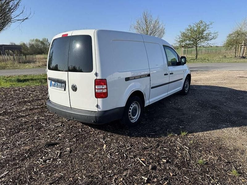 Second-hand VW Caddy Maxi 102 CP (75 kW) 2012 Alb Monovolum