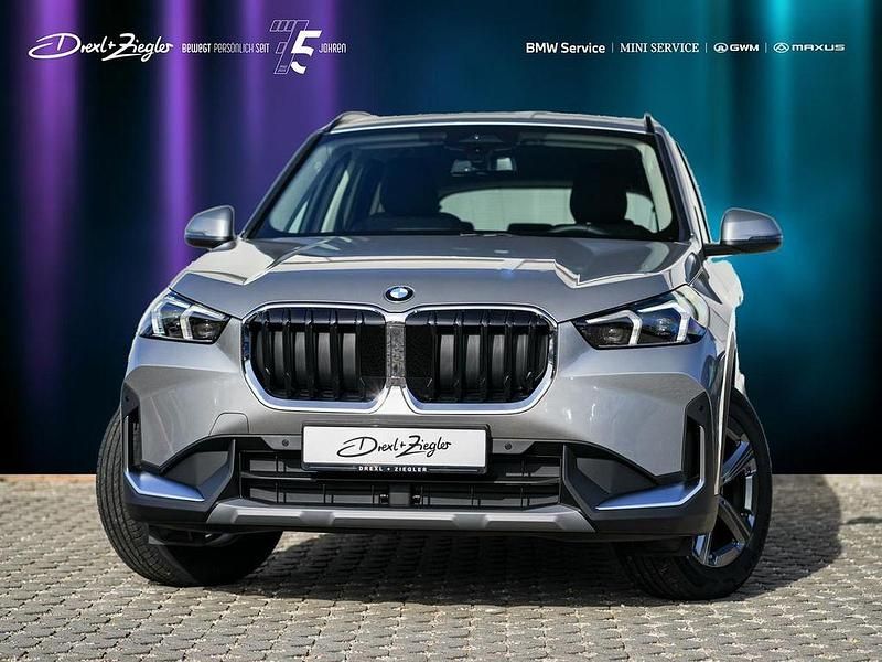Spacesilber metallic Gebraucht 2025 BMW X1 Shadowline SUV | 38.590 € (Fairer Preis) - Bild 1/4