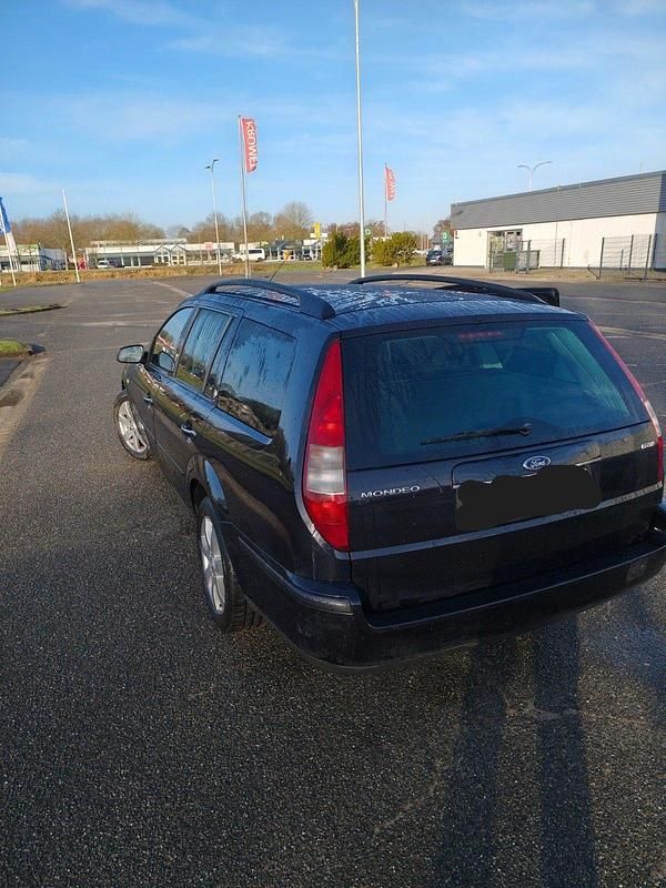 Gebraucht Ford Mondeo Ghia 131 PS (96 kW) 2005 Schwarz Kombi