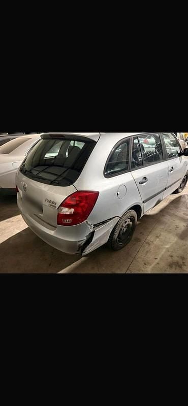 Gebraucht Skoda Fabia 69 PS (50 kW) 2010 Silber Kleinwagen