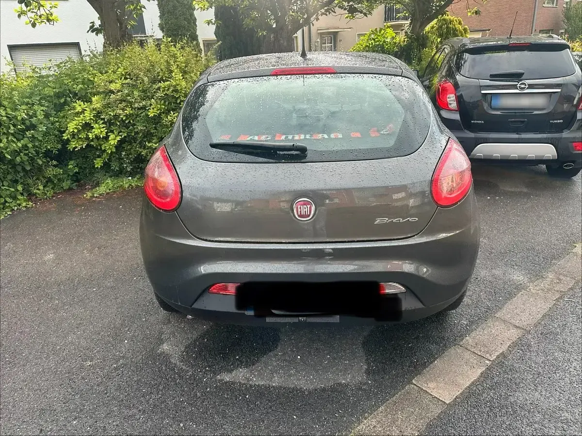 Gebraucht Fiat Bravo 90 PS (66 kW) 2013 Grau Kleinwagen