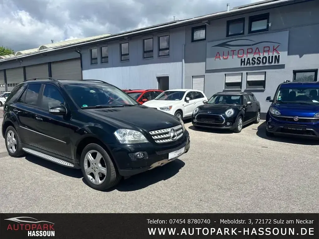 Gebraucht Mercedes ML320 224 PS (164 kW) 2006 Obsidianschwarz  lack SUV