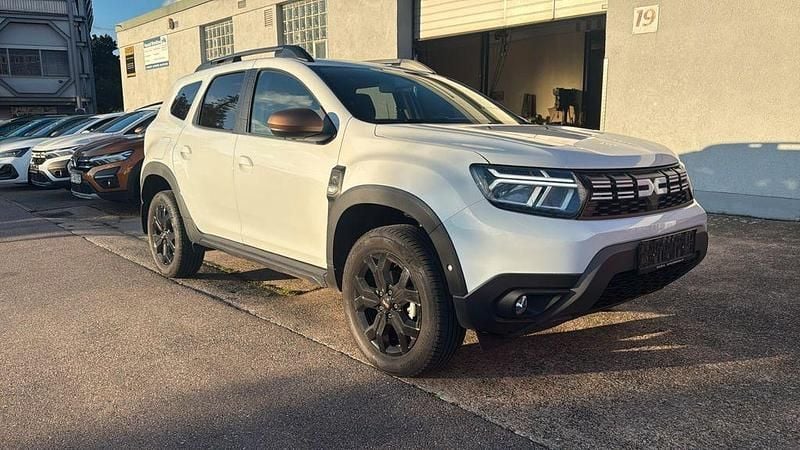 Weiß Gebraucht 2024 Dacia Duster Extreme SUV | 20.990 € (Superpreis) - Bild 1/4