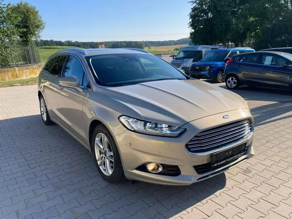 Gebraucht Ford Mondeo Titanium 150 PS (110 kW) 2015 Titangrau Kombi