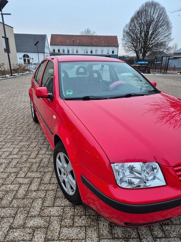 Second-hand VW Bora Basis 75 CP (55 kW) 2002 Roșu Berlinǎ
