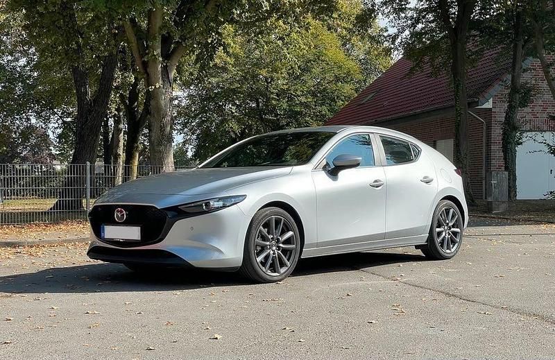 Grau Gebraucht 2020 Mazda 3 Limousine | 16.999 € (Guter Preis) - Bild 1/4