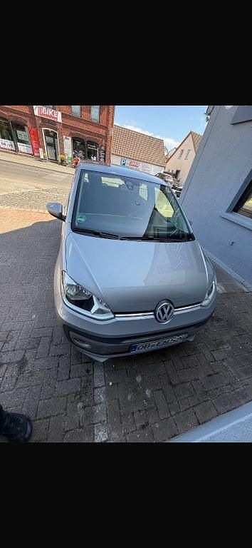 Gebraucht VW up! 68 PS (50 kW) 2017 Silber Kleinwagen