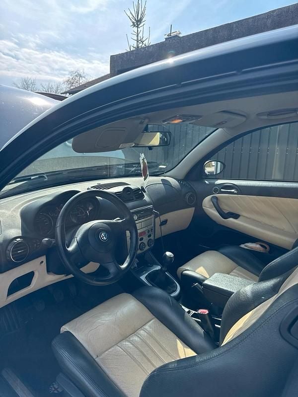 Gebraucht Alfa Romeo 147 140 PS (102 kW) 2008 Schwarz Kleinwagen