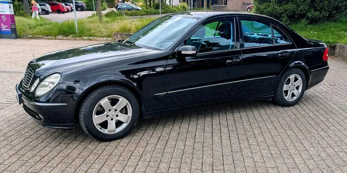 Gebraucht Mercedes E280 Avantgarde 231 PS (169 kW) 2005 Schwarz Limousine