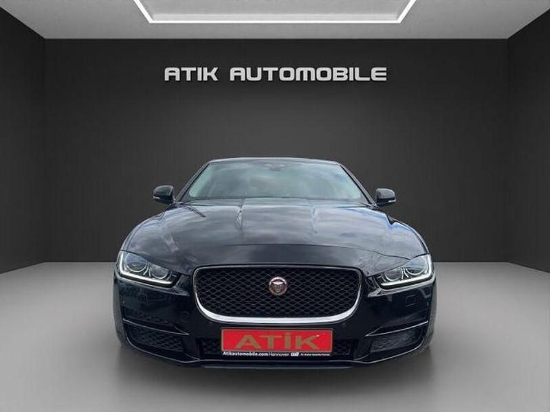 Gebraucht Jaguar XE Prestige 163 PS (119 kW) 2015 Schwarz Limousine