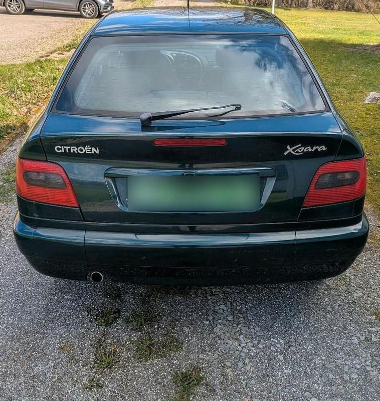 Gebraucht Citroën Xsara 90 PS (66 kW) 2000 Grün Limousine