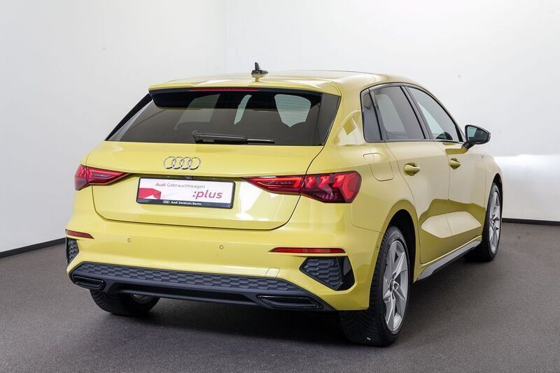 Gebraucht Audi A3 Sportback e-tron Ambiente 204 PS (150 kW) 2022 Pythongelb metallic Kleinwagen