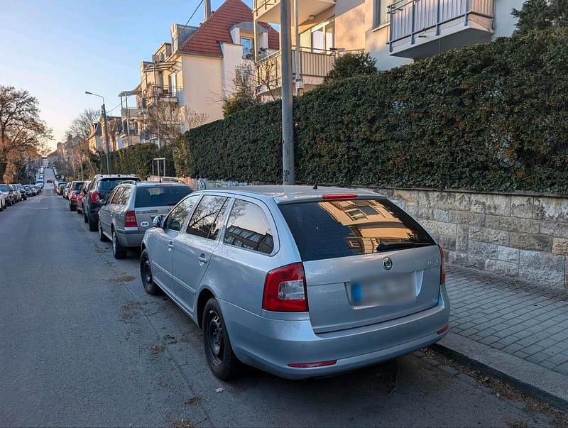 Gebraucht Skoda Octavia Impuls Edition 105 PS (77 kW) 2011 Silber Kombi