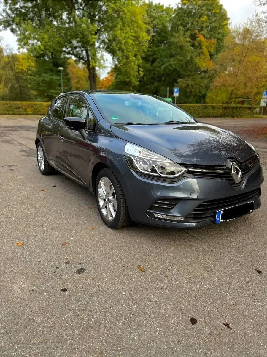 Gebraucht Renault Clio Intens 118 PS (86 kW) 2017 Grau Kleinwagen