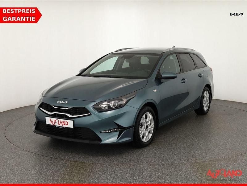 Grau Gebraucht 2023 Kia Ceed Sportswagon 2 Kombi | 21.890 € (Guter Preis) - Bild 1/4