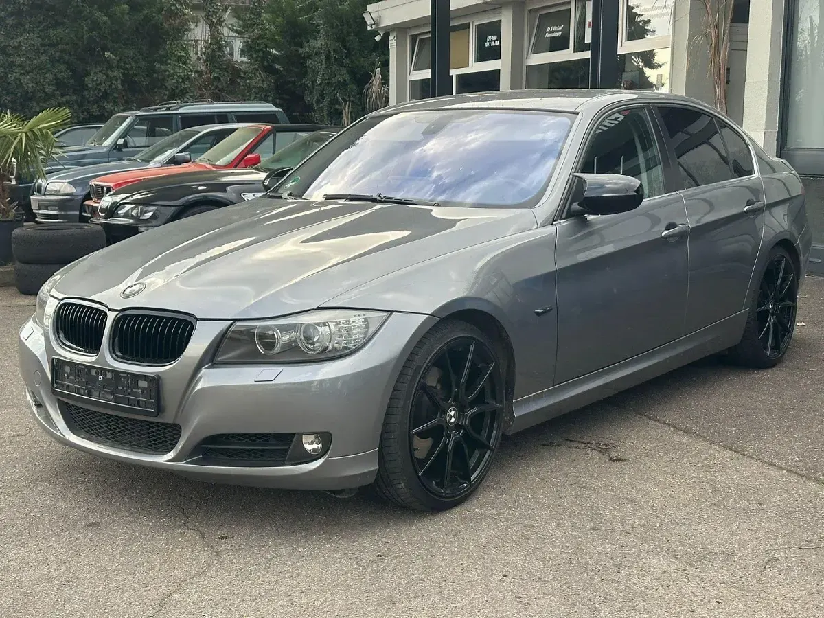 Gebraucht BMW 325 218 PS (160 kW) 2008 Grau Limousine