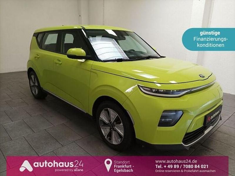Grün Gebraucht 2021 Kia Soul EV Edition 7 SUV | 16.970 € - Bild 1/4