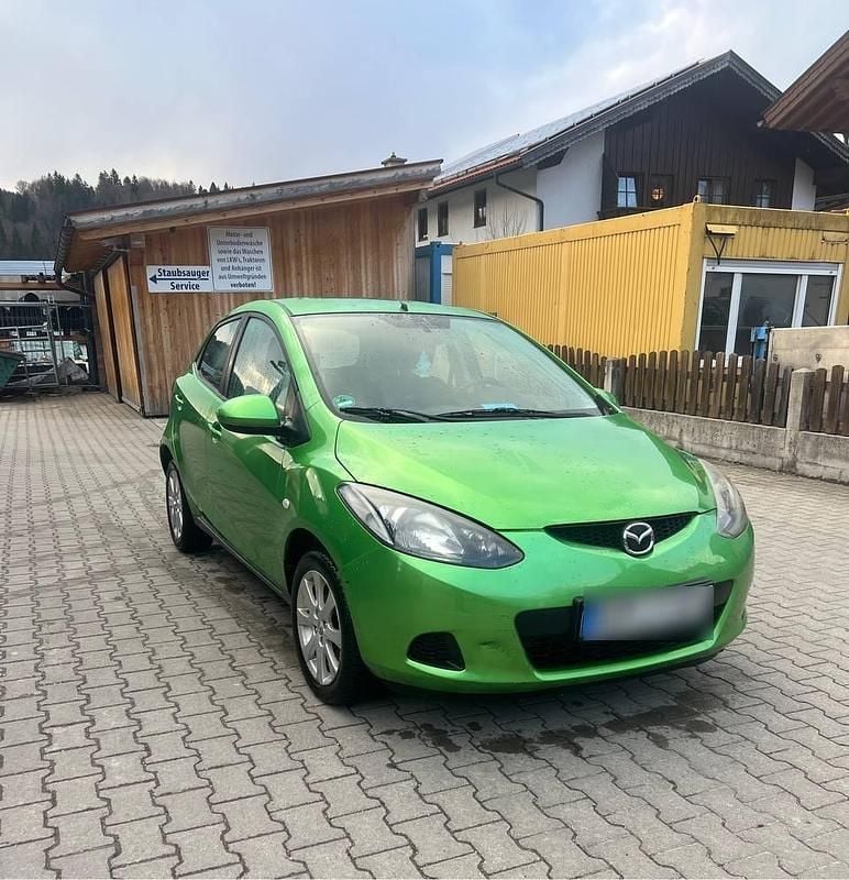 Gebraucht Mazda 2 75 PS (55 kW) 2011 Grün Kleinwagen