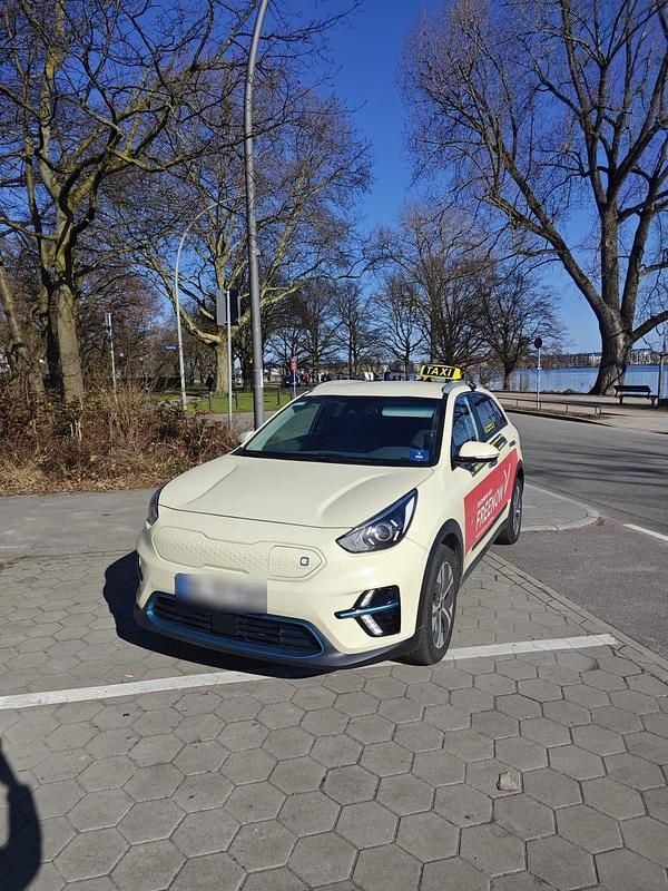 Gebraucht Kia Niro 100 kW (136 PS) 2022 Gelb SUV