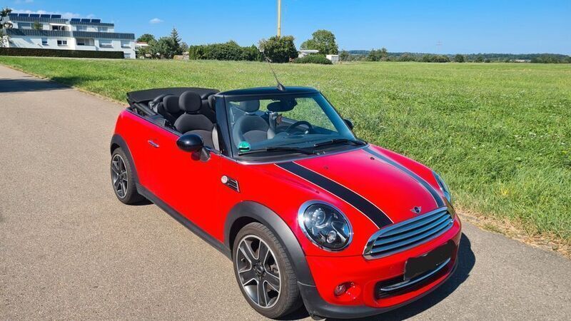 Rot Gebraucht 2015 Mini Cooper Kleinwagen | 12.690 € (Fairer Preis) - Bild 1/4