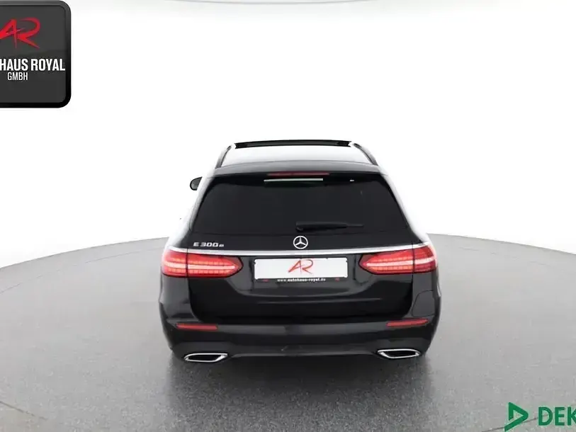 Gebraucht Mercedes E300 AMG 320 PS (235 kW) 2022 Schwarz Limousine