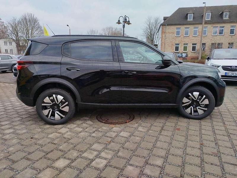 Neu Opel Frontera 83 kW (113 PS) 2025 Lackierung schwarz perla nera/ SUV